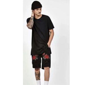 PacSun Men’s Roses Floral Distressed Black denim Shorts. Grunge. Streetwear. 31